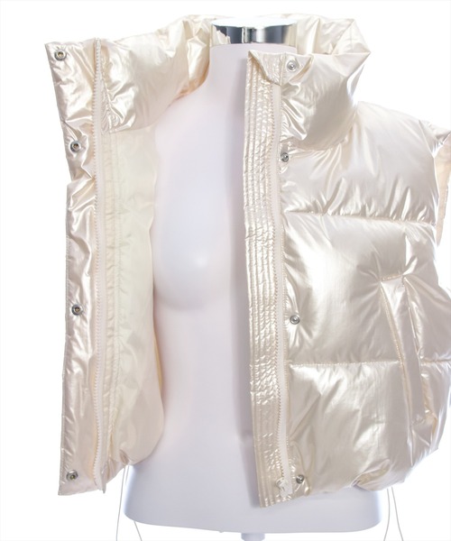clear（クリア）の「メタリック中綿ショート丈ベス [小顔 甘辛コーデにも]≪2024AW新作≫（その他アウター・レディース・シルバー/アイボリー/ブラック・F）」の17枚目の写真