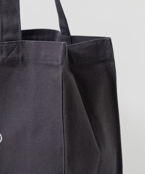 FRUIT OF THE LOOM（フルーツオブザルーム）の「【FRUIT OF THE LOOM/フルーツオブザルーム】FTL×PEANUTSサイドポケットトートバッグ（トートバッグ・メンズ・イエロー/ネイビー/ブラック/ブルー・フリー）」の9枚目の写真