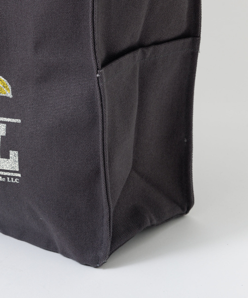 FRUIT OF THE LOOM（フルーツオブザルーム）の「【FRUIT OF THE LOOM/フルーツオブザルーム】FTL×PEANUTSサイドポケットトートバッグ（トートバッグ・メンズ・イエロー/ネイビー/ブラック/ブルー・フリー）」の10枚目の写真