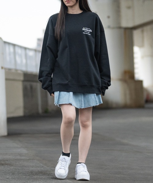 Mark Gonzales（マーク・ゴンザレス）の「【ba】JOHN'S CLOSET別注 〔MARK GONZALES ARTWORK COLLECTION / マーク ゴンザレス〕アソートアート プリント ビッグシルエット クルーネックスウェット（スウェット・メンズ・ホワイト系1/ホワイト系2/ホワイト系3/ブラック系1/ブラック系2/ブラック系3/ライトグレー系1/ライトグレー系2/ブラック系4/ライトグレー系3/ホワイト系4/ライトグレー系4・MEDIUM/LARGE）」の14枚目の写真