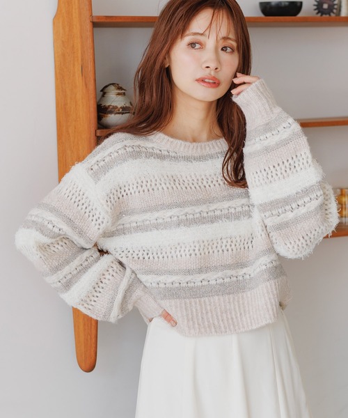 mysty woman(ミスティウーマン)の「ファンシーボーダーニットプルオーバー 286439(ニット/セーター・レディース・ライトグレー/チャコールグレー/アイボリー・FREE)」の6枚目の写真