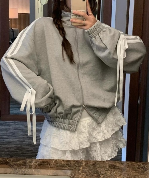 LYEON(リヨン)の「袖リボンラインダブルジップスウェットブルゾン 裏起毛(ブルゾン・レディース・グレー/ネイビー/ブラウン・FREE)」の4枚目の写真