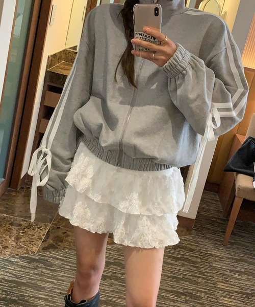 LYEON(リヨン)の「袖リボンラインダブルジップスウェットブルゾン 裏起毛(ブルゾン・レディース・グレー/ネイビー/ブラウン・FREE)」の5枚目の写真