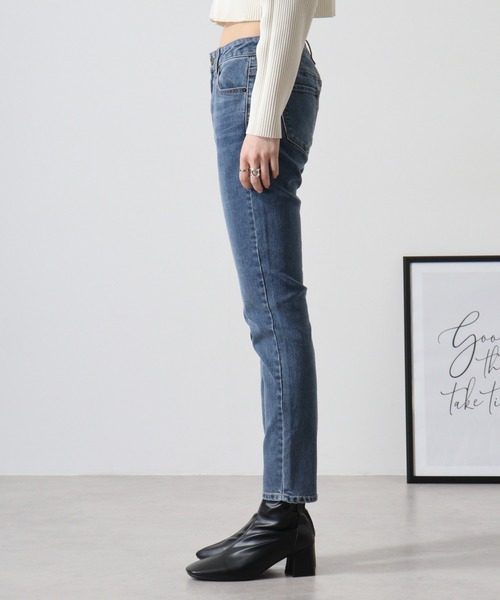 Guess（ゲス）の「GUESS Ultra Ankle Skinny LADIES DENIM PANTS ウルトラアンクルスキニー（デニムパンツ・レディース・ダークインディゴブルー・25inch/26inch/27inch/28inch）」の14枚目の写真