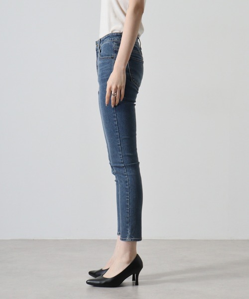 Guess（ゲス）の「GUESS Ultra Ankle Skinny LADIES DENIM PANTS ウルトラアンクルスキニー（デニムパンツ・レディース・ダークインディゴブルー・25inch/26inch/27inch/28inch）」の21枚目の写真