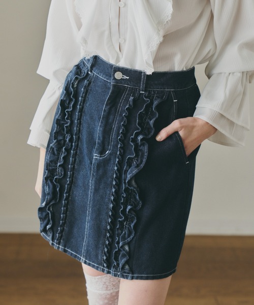 idem(イデム)の「frill denim mini skirt / フリルデザインミニスカート(デニムスカート・レディース・ネイビー/ブルー・FREE)」の3枚目の写真