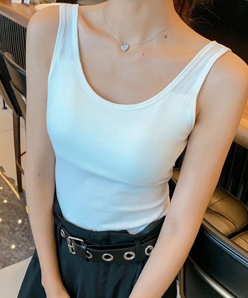 d.i.a.タグ無し未使用！ゴールドプリント背中クロスタンクトップ！チャーム付き バッククロスデザイン バックオープン カップ付き タンクトップ