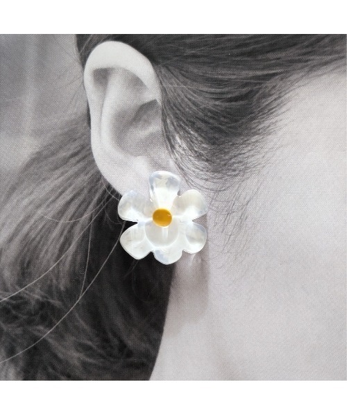tone（トーン）の「【-HIGORO-】手書きアートピアス〈おはな〉(MA)（ピアス（両耳用）・レディース・ネイビー系2/ブラック系2/ネイビー系1/ブラック系1/ホワイト×ブルー/パープル系その他/パープル系その他2/イエロー×グリーン/ピンク系その他/グリーン系その他/ピンク系その他2・FREE）」の12枚目の写真