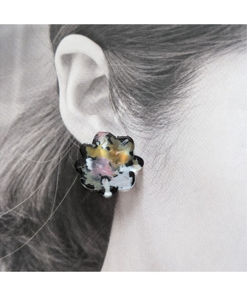 tone（トーン）の「【-HIGORO-】手書きアートピアス〈おはな〉(MA)（ピアス（両耳用）・レディース・ネイビー系2/ブラック系2/ネイビー系1/ブラック系1/ホワイト×ブルー/パープル系その他/パープル系その他2/イエロー×グリーン/ピンク系その他/グリーン系その他/ピンク系その他2・FREE）」の13枚目の写真