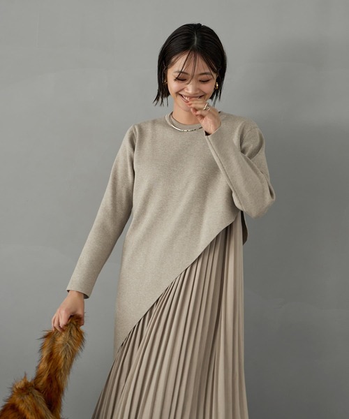 STYLE DELI(スタイルデリ)の「ななめニットレイヤードワンピース(ワンピース・レディース・ベージュ/ブラック・SMALL/MEDIUM)」の3枚目の写真