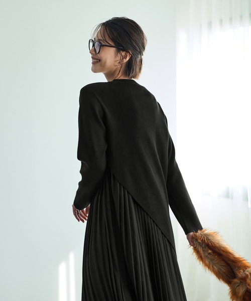 STYLE DELI(スタイルデリ)の「ななめニットレイヤードワンピース(ワンピース・レディース・ベージュ/ブラック・SMALL/MEDIUM)」の6枚目の写真
