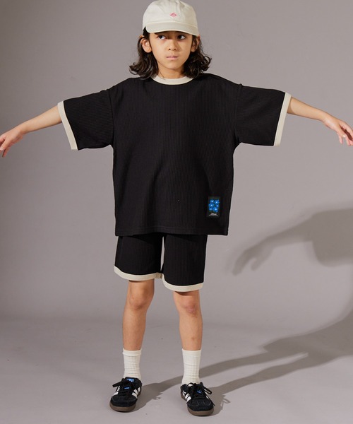 PAIRMANON STREET（ペアマノンストリート）の「【PAIRMANON STREET】ワッフル 配色 ワンポイント 半袖 セットアップ（セットアップ・キッズ・ブラック/ライトベージュ/ネイビー/イエロー/グリーン・100/150/140/130/90/120/110/160）」の11枚目の写真