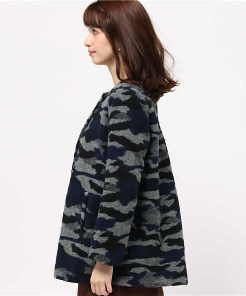 ROSE BUD（ローズバッド）の「LC-15214 CAMOUFLAGE SLIVER NO COLLAR COAT（ノーカラージャケット・レディース・オリーブドラブ/ネイビー・1/2）」の12枚目の写真