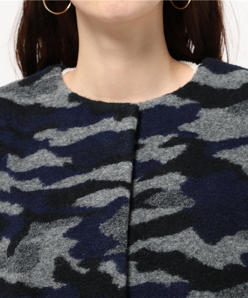 ROSE BUD（ローズバッド）の「LC-15214 CAMOUFLAGE SLIVER NO COLLAR COAT（ノーカラージャケット・レディース・オリーブドラブ/ネイビー・1/2）」の9枚目の写真