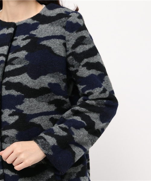 ROSE BUD（ローズバッド）の「LC-15214 CAMOUFLAGE SLIVER NO COLLAR COAT（ノーカラージャケット・レディース・オリーブドラブ/ネイビー・1/2）」の8枚目の写真