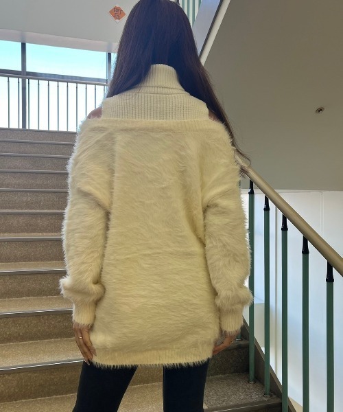 LETee(レティー)の「レイヤードタートルネックニットプルオーバー(ニット/セーター・レディース・ホワイト/ブラック・FREE)」の9枚目の写真