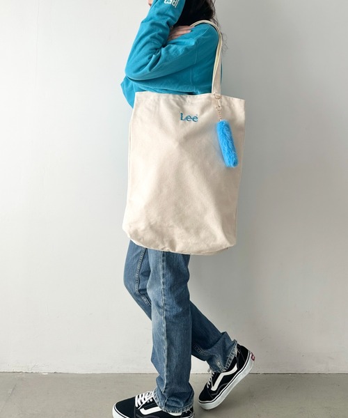 Lee（リー）の「Lee/リー ロゴ刺繍 しっぽファー付き ビッグポケット トートバッグ/推し活 カラー/大きめうちわ キーホルダー（トートバッグ・レディース・パープル/ピンク/ブラック/シルバー/ブルー・FREE）」の10枚目の写真