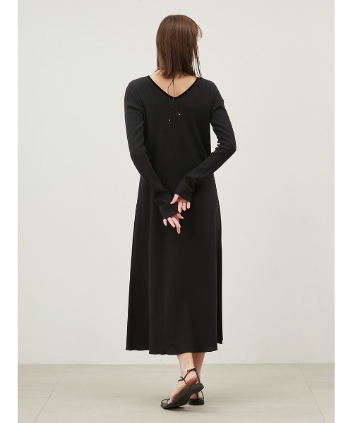 Mila Owen(ミラオーウェン)の「肩パッド付フレアナローワッフルワンピース(ワンピース・レディース・ベージュ/ブラック/その他・0/1)」の8枚目の写真