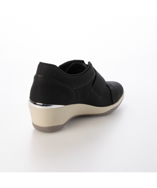 Riz raffinee(リズラフィーネ)の「ヒールアップベルトスニーカー(スニーカー・レディース・ベージュ系その他7/アイボリー/ブラック・24.5cm/24cm/23.5cm/23cm/22.5cm)」の19枚目の写真