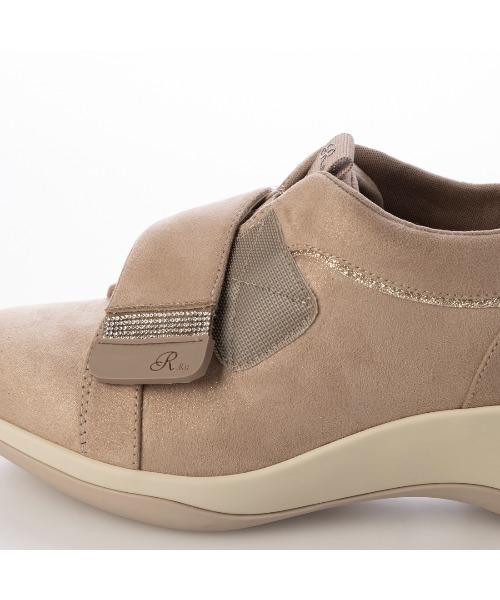 Riz raffinee(リズラフィーネ)の「ヒールアップベルトスニーカー(スニーカー・レディース・ベージュ系その他7/アイボリー/ブラック・24.5cm/24cm/23.5cm/23cm/22.5cm)」の8枚目の写真