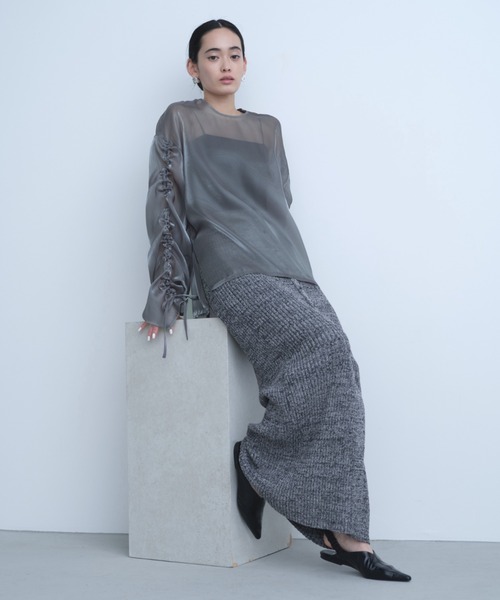 AIC.（エーアイシー）の「オーガンジーシャーリングブラウス（シャツ/ブラウス・レディース・グレー/アイボリー/ブラック・FREE）」の6枚目の写真