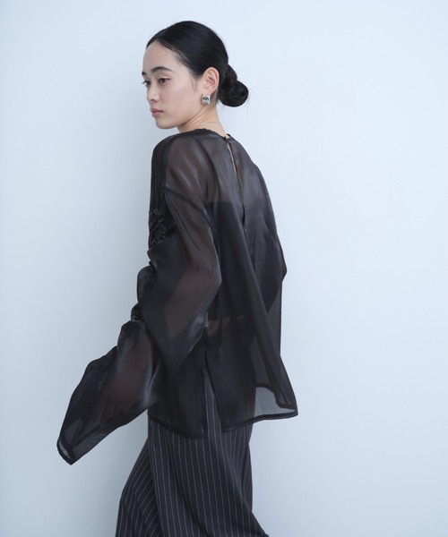 AIC.（エーアイシー）の「オーガンジーシャーリングブラウス（シャツ/ブラウス・レディース・グレー/アイボリー/ブラック・FREE）」の14枚目の写真