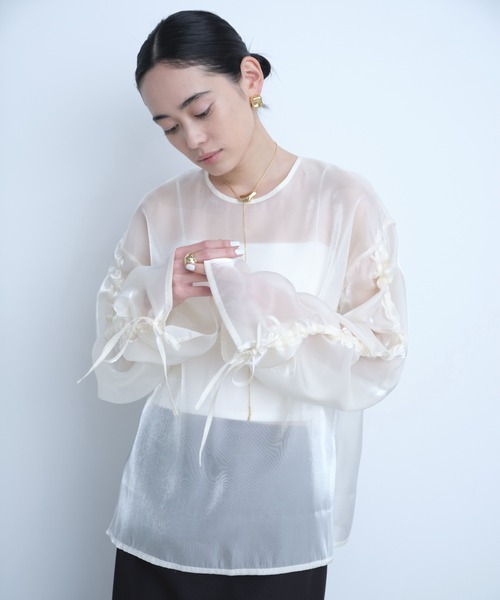 AIC.（エーアイシー）の「オーガンジーシャーリングブラウス（シャツ/ブラウス・レディース・グレー/アイボリー/ブラック・FREE）」の22枚目の写真
