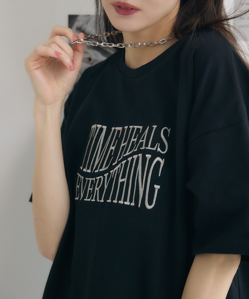 RU.TI.LE(ルチル)の「【RU.TI.LE】ウェーブロゴ刺繍T(Tシャツ/カットソー・レディース・ブラック/ベージュ/ホワイト・MEDIUM)」の4枚目の写真
