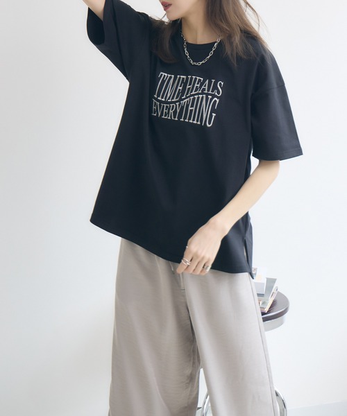 RU.TI.LE(ルチル)の「【RU.TI.LE】ウェーブロゴ刺繍T(Tシャツ/カットソー・レディース・ブラック/ベージュ/ホワイト・MEDIUM)」の6枚目の写真