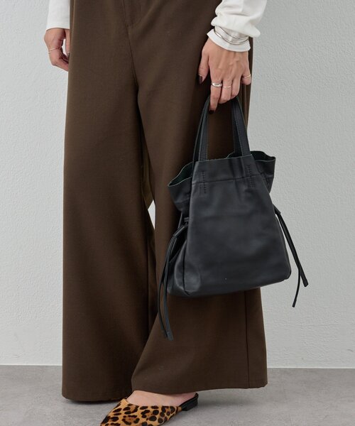 セール】【収納力抜群/ベストセラーアイテム】【牛革】レザー巾着