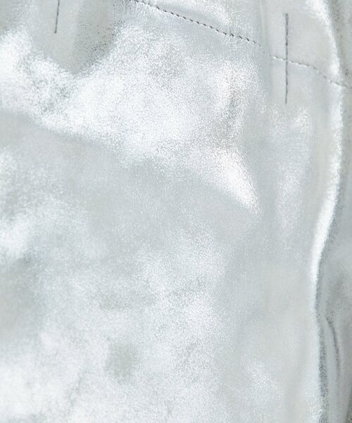 SHENERY(シーナリー)の「【収納力抜群/ベストセラーアイテム】【牛革】レザー巾着ショルダーバッグ(トートバッグ・レディース・ブラック/シルバー・FREE)」の10枚目の写真