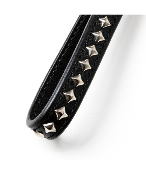 CALEE（キャリー）の「STUDS LEATHER WRIST STRAP（キーケース/キーアクセサリー・メンズ・ブラック・FREE）」の2枚目の写真