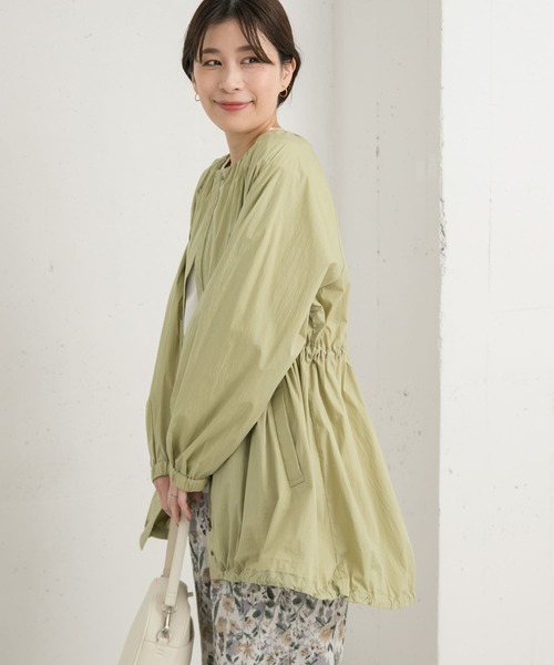 URBAN RESEARCH DOORS(アーバンリサーチドアーズ)の「ギャザーノーカラーブルゾン(ブルゾン・レディース・ネイビー/ライトカーキ・MEDIUM)」の9枚目の写真