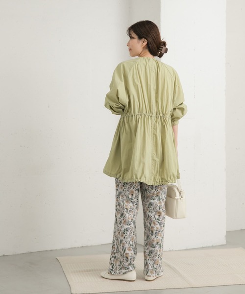 URBAN RESEARCH DOORS(アーバンリサーチドアーズ)の「ギャザーノーカラーブルゾン(ブルゾン・レディース・ネイビー/ライトカーキ・MEDIUM)」の17枚目の写真