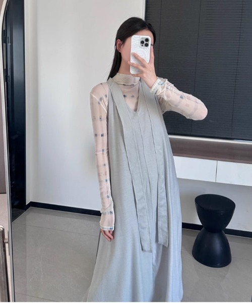 tageechita(タジチタ)の「【tageechita】アセテート混 ドレープVネック リボン付き ノースリーブワンピース(ワンピース・レディース・ライトブルーグレー/ブラウン・S/M/L)」の3枚目の写真