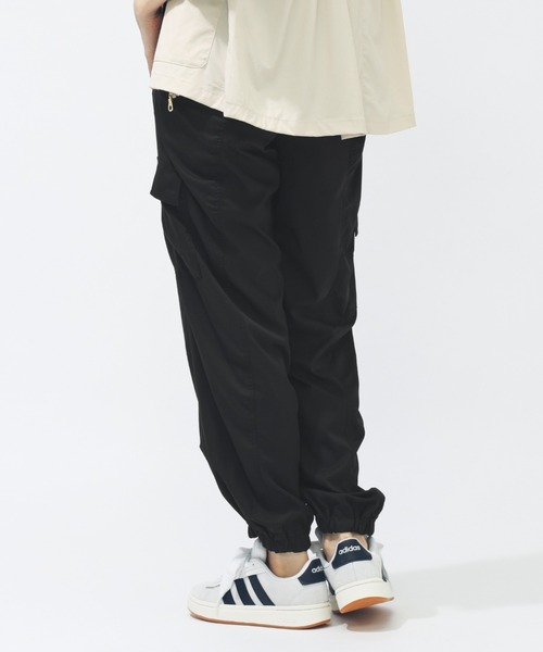 TIGORA（ティゴラ）の「ティゴラ TIGORA フィットネス 縦畝ワイドカーゴパンツ（カーゴパンツ・レディース・ブラック/ライトベージュ・S/M/L/XL）」の10枚目の写真