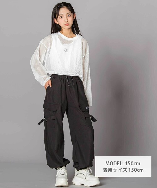 ZIDDY（ジディ）の「サテンカーゴパンツ(130~160cm)（カーゴパンツ・キッズ・ブラック/ブルー・140cm/150cm/FREE/130cm）」の4枚目の写真