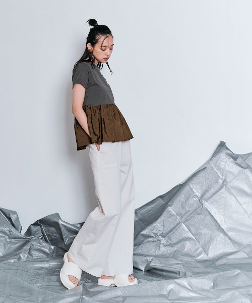 W:Huku(フーク)の「切り替え 配色 ペプラム コンパクト Tシャツ / 半袖 ハーフスリーブ(Tシャツ/カットソー・レディース・オフホワイト/ライトブラウン/ブラック/チャコール・M/L)」の16枚目の写真