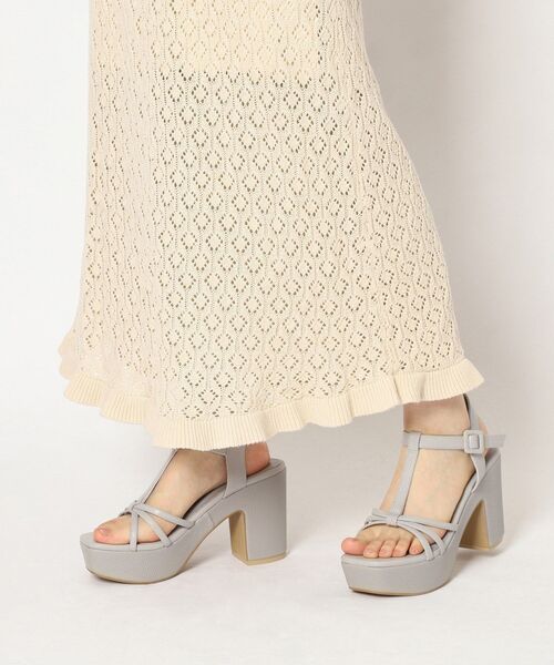 ESPERANZA(エスペランサ)の「Tストラップミニバックルサンダル(サンダル・レディース・グレー/アイボリー/ブラック・S/LL/L/M)」の20枚目の写真