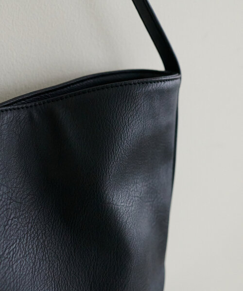 DISCOAT（ディスコート）の「コンビワンハンドルバケットショルダーバッグ（ショルダーバッグ・レディース・ブラック系その他/ブラック/ブラウン/キャメル・FREE）」の15枚目の写真