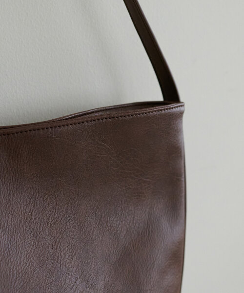 DISCOAT（ディスコート）の「コンビワンハンドルバケットショルダーバッグ（ショルダーバッグ・レディース・ブラック系その他/ブラック/ブラウン/キャメル・FREE）」の17枚目の写真