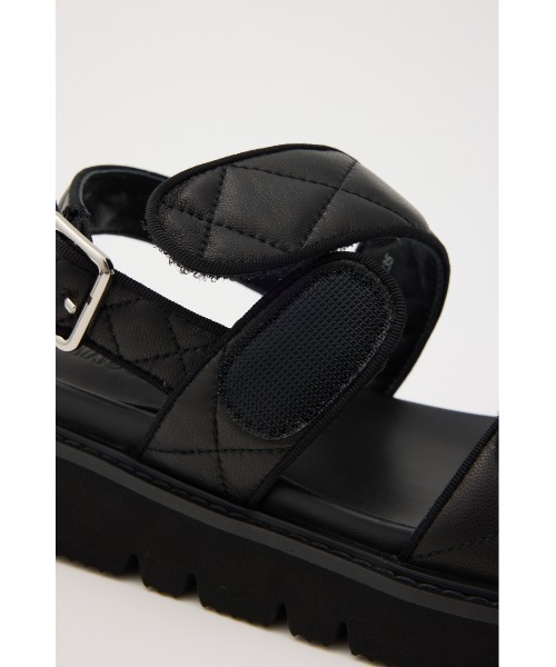 STACCATO(スタッカート)の「キルティングライトフラット(サンダル・レディース・ブラック/シルバー・22.5cm/23.0cm/23.5cm/24.0cm/24.5cm)」の10枚目の写真