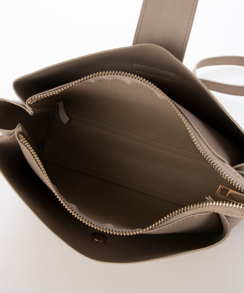 cache cache(カシュ カシュ)の「カシュカシュ cachecache / 横型3つ口ショルダーバッグ(ショルダーバッグ・レディース・ベージュ/グレー/シルバー/ブラック・FREE)」の12枚目の写真