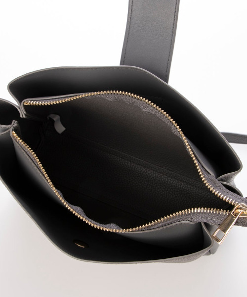 cache cache(カシュ カシュ)の「カシュカシュ cachecache / 横型3つ口ショルダーバッグ(ショルダーバッグ・レディース・ベージュ/グレー/シルバー/ブラック・FREE)」の18枚目の写真
