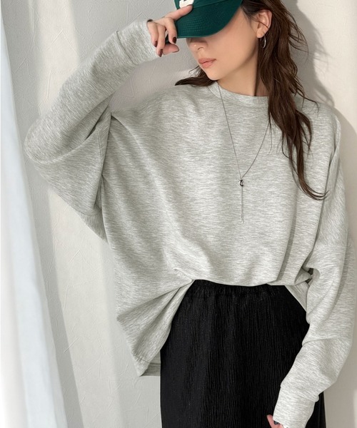 Java（ジャバ）の「《JaVaジャバ コラボ》上品な抜け感と艶感◎ドルマンダンボール素材ビッグトレーナー（長袖）（スウェット・レディース・ブラック/グレイッシュベージュ/ブルー/杢グレー/オフホワイト/チャコール/オートミール・LARGE/MEDIUM/SMALL/X-LARGE）」の4枚目の写真