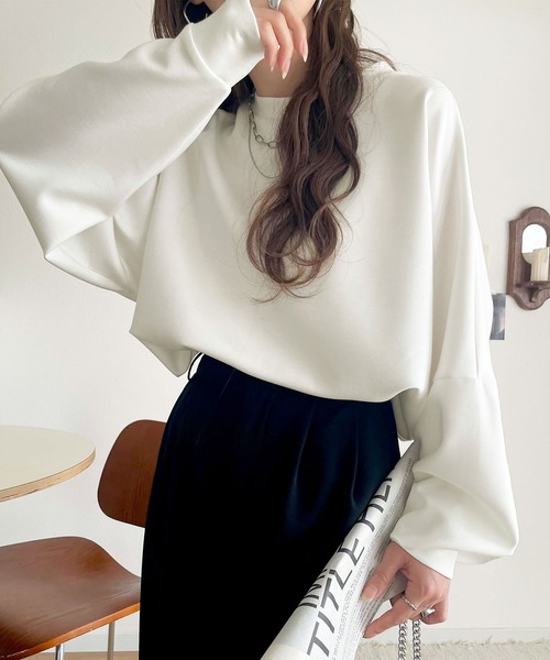 Java（ジャバ）の「《JaVaジャバ コラボ》上品な抜け感と艶感◎ドルマンダンボール素材ビッグトレーナー（長袖）（スウェット・レディース・ブラック/グレイッシュベージュ/ブルー/杢グレー/オフホワイト/チャコール/オートミール・LARGE/MEDIUM/SMALL/X-LARGE）」の9枚目の写真