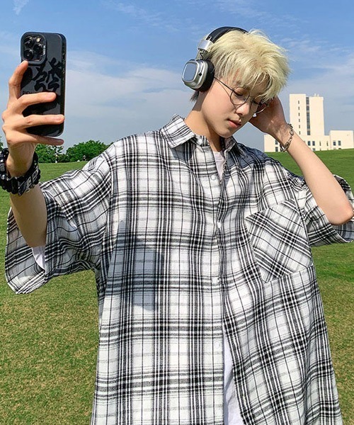 Ressaca（レサーカ）の「オーバーサイズ半袖チェック柄シャツ（シャツ/ブラウス・メンズ・ネイビー/イエロー/ブラウン/ピンク/ホワイト/ブルー/ブラック/ライトブルー・M/L/XL）」の2枚目の写真