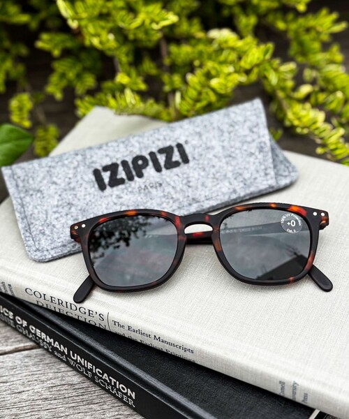 IZIPIZI（イジピジ）の「【IZIPIZI/イジピジ】SUN#E Iconic trapeze（サングラス・メンズ・ブラウン系その他/ブラウン系その他2/ダークブラウン/ブラック系その他/ブラック/ベージュ系その他・FREE）」の12枚目の写真