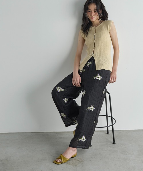 THE YOn(ザヨン)の「フラワーエンブロイダリーシアーイージーパンツ(その他パンツ・レディース・ブラウン/ブラック/アイボリー・FREE)」の21枚目の写真