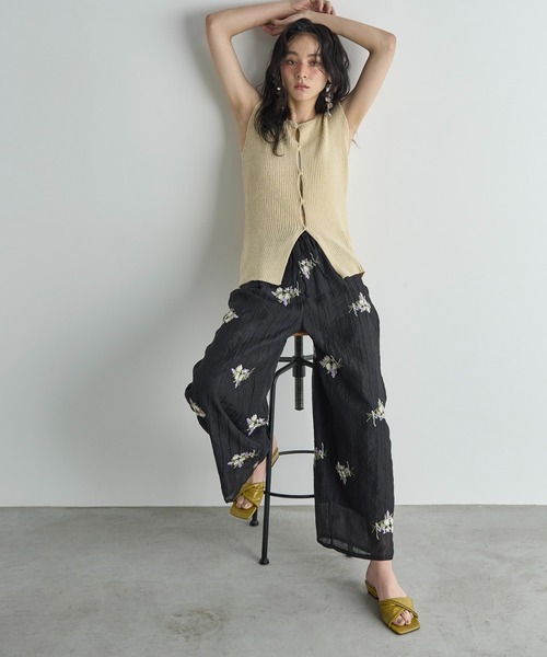 美品　WILLFULLY リラックス　シフォン　エンブロイダリー　パンツ　黒 美品 WILLFULLY リラックス シフォン エンブロイダリー パンツ